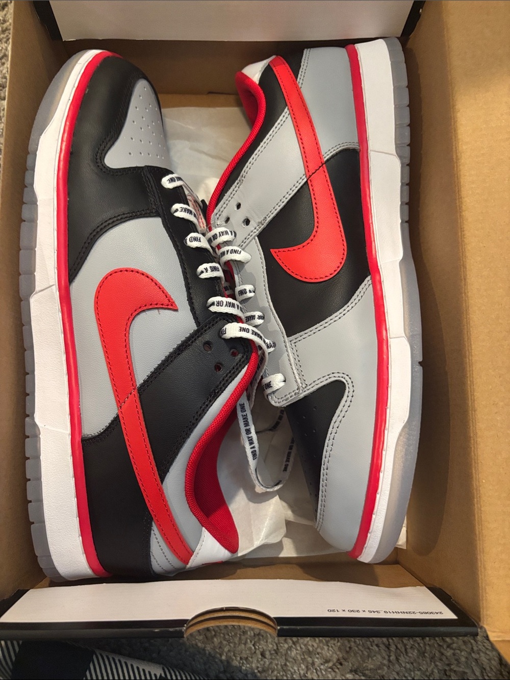 Nike Men’s Low-Top Sneakers - Black/Gray/Red